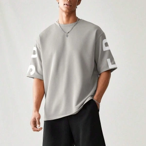 Manfinity UrbanChill Örme Rahat Baskılı Kısa Kollu ve Şort Takımı