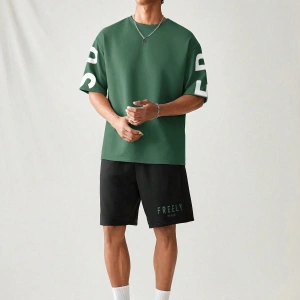 Manfinity UrbanChill Örme Rahat Baskılı Kısa Kollu ve Şort Takımı