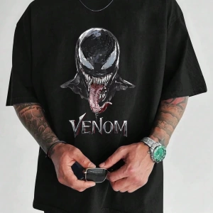 Marvel Erkek Basit Desen Venom 2 Grafik Yuvarlak Yaka Kısa Kollu Siyah Tişört, Yaz