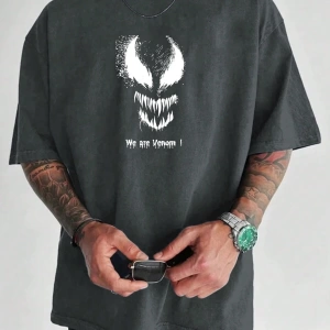 Marvel Erkek Minimalist Lethal Venom Baskılı Yuvarlak Yaka Kısa Kollu Tişört, Siyah Yazlık Ti