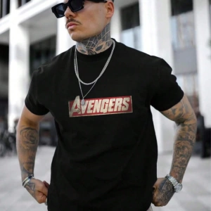 Marvel Erkek Minimalist Marvel Rust Grafik Baskılı Yuvarlak Yaka Kısa Kollu Siyah Tişört, Yaz