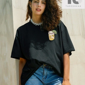 Meyve Suyu Ve Harf Grafikli Düşük Omuz Oversize Tişört