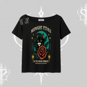 Midnight Petals Kedi Baskılı Kayık Yaka Tshirt