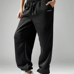 MISSGUIDED Klasik Büyük Boy Jogger Eşofman Altı Elastik Manşetli, Rahat Atletik Dinlenme Pant