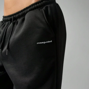 MISSGUIDED Klasik Büyük Boy Jogger Eşofman Altı Elastik Manşetli, Rahat Atletik Dinlenme Pant