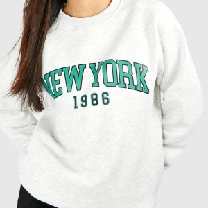 NEW YORK Baskılı Üç İplik ünisex oversize sweatshirt Beyaz
