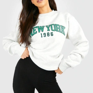 NEW YORK Baskılı Üç İplik ünisex oversize sweatshirt Beyaz