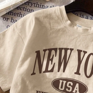 Okula Dönüş New York Rahat Harfli Grafik Düzenli Yuvarlak Yaka Kısa Kollu Kadın Ti