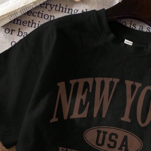Okula Dönüş New York Rahat Harfli Grafik Düzenli Yuvarlak Yaka Kısa Kollu Kadın Ti