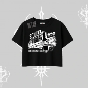 Oversize Crop Tshirt Skull Impact Bone Chilling Street Icon