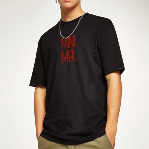 Oversize Minimal Baskılı Siyah Tshirt NRAGE107