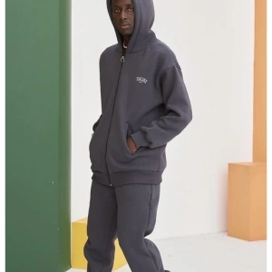 Özel Tasarım Kapüşonlu Tam Fermuarlı Valırı Baskılı Kışlık Oversize Erkek Eşofman Takımı