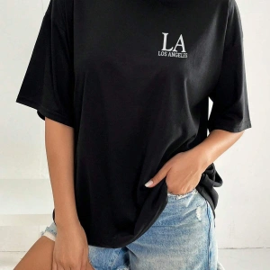 ROMWE Ağaç Desenli Düşük Omuz Tişört