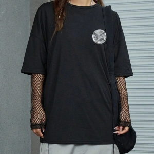 ROMWE Street Life Sloganlı Grafik Düşük Omuz Tişörtü