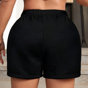 Sculpture & Letter Graphic Şort