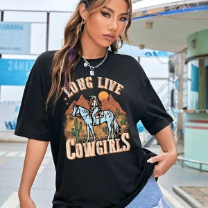 Şekil ve Harf Grafikli Düşük Omuzlu Tişört