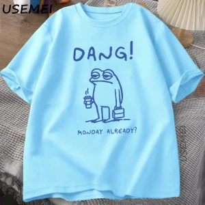 Sevimli Cottagecore T-shirt Estetik Kurbağa Mantar üzerinde Banjo Oynarken TErkekler  2827