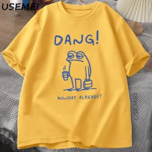 Sevimli Cottagecore T-shirt Estetik Kurbağa Mantar üzerinde Banjo Oynarken TErkekler  2827