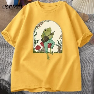Sevimli Cottagecore T-shirt Estetik Kurbağa Mantar üzerinde Banjo Oynarken TErkekler  2827