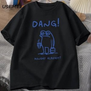 Sevimli Cottagecore T-shirt Estetik Kurbağa Mantar üzerinde Banjo Oynarken TErkekler  2827