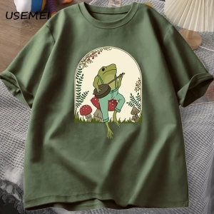 Sevimli Cottagecore T-shirt Estetik Kurbağa Mantar üzerinde Banjo Oynarken TErkekler  2827