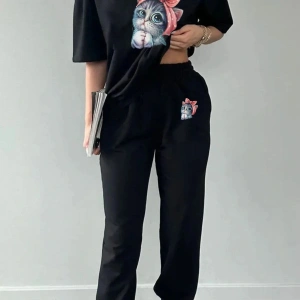 Sevimli Minik Kedi Eşofman Altı Ve T-shirt - Jogger Tişört Alt Üst Eşofman Takımı B