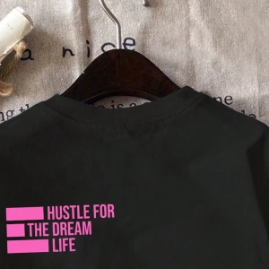 Siyah Büyük Boy Bol Kesim Hustle For The Dream Life Grafik Yuvarlak Yaka Kısa Koll