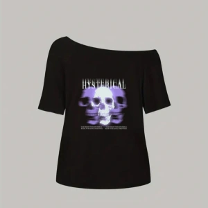 Siyah Kadın Düşük Omuz Kayık Yaka Hysterical Baskılı