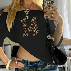 Siyah Kadın Düşük Omuz Kayık Yaka Leopar 14 Baskılı