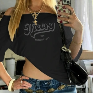 Siyah Kadın Düşük Omuz Kayık Yaka Theory Baskılı