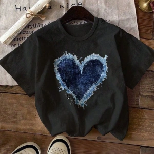 SİYAH T SHIRT YILDIZ DESENLİ