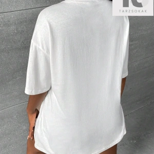 Slayr Dudak ve Slogan Grafikli Düşük Omuz Tişörtü