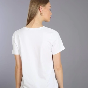 Slim Fit Yuvarlak Yaka Basic T-shirt Beyaz