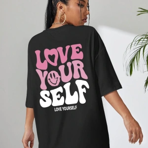 Slogan Grafikli Düşük Omuzlu Tişört