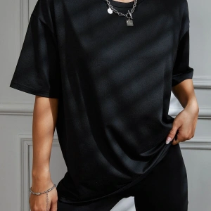 Slogan Grafikli Düşük Omuzlu Tişört