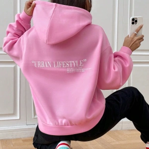 Sloganlı Grafik Düşük Omuzlu Kapüşonlu Üst Pembe