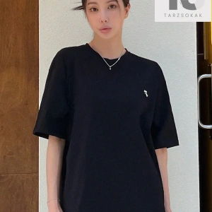 Sloganlı Grafik Yama Detaylı Düşük Omuz Tişört