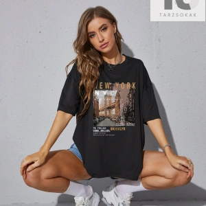 Sokak Görünümü ve Slogan Grafikli Düşük Omuzlu Oversize Tişört