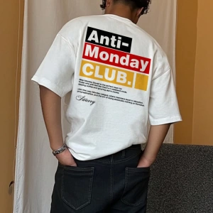 Standart Beden Erkek Beyaz Kırpılmış Kare Kesim Tişört
