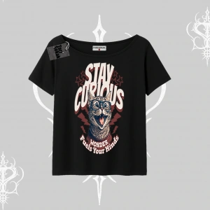 Stay Curious Kedi Baskılı Kayık Yaka Tshirt
