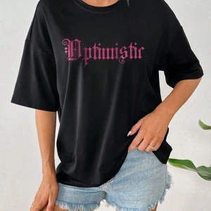 Stevenrhodes Mektup ve Kedi Grafikli Tişört