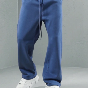 Straight Fit Essential Drop Crotch Jogger