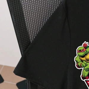 TEENAGE MUTANT NINJA TURTLES X SHEIN Erkek Karikatür Kaplumbağa ve Harf Grafik Yuvarlak Yaka