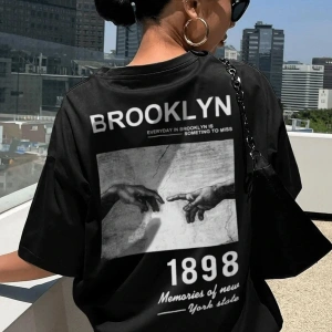 Unisex 1898 Brooklyn Baskılı T-shirt