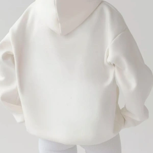 Unisex All We Need is Love Sweatshirt Beyaz