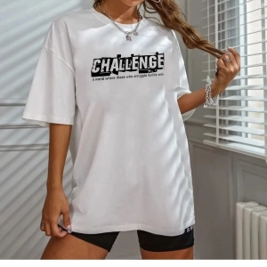Unisex Challenge Rahat Kesim Oversize T-shirt