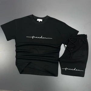 Unisex Freedom Baskılı Spor Eşofman Takımı Siyah T-shirt / Siyah Şort mdl-sportk