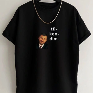 Unisex Siyah Tükendim Baskılı Bisiklet Yaka Tshirt