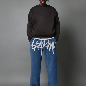 Urban Streetwear Skater Fit Eşofman Altı Graffiti Logo Baskılı, Elastik Bel Jogger Tar