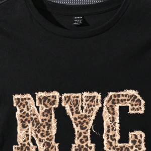 Vintage New York Leopar Desenli Grafik Yuvarlak Yaka Bol Kesim Kısa Kollu Kadın Tişö